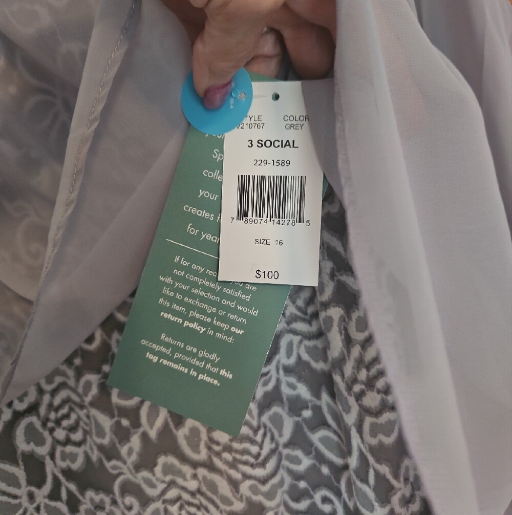 Ronni Nicole RN Studio Crew Neck Dress in Light Gray Floral With Chiffon Overlay - Picture 4 of 5